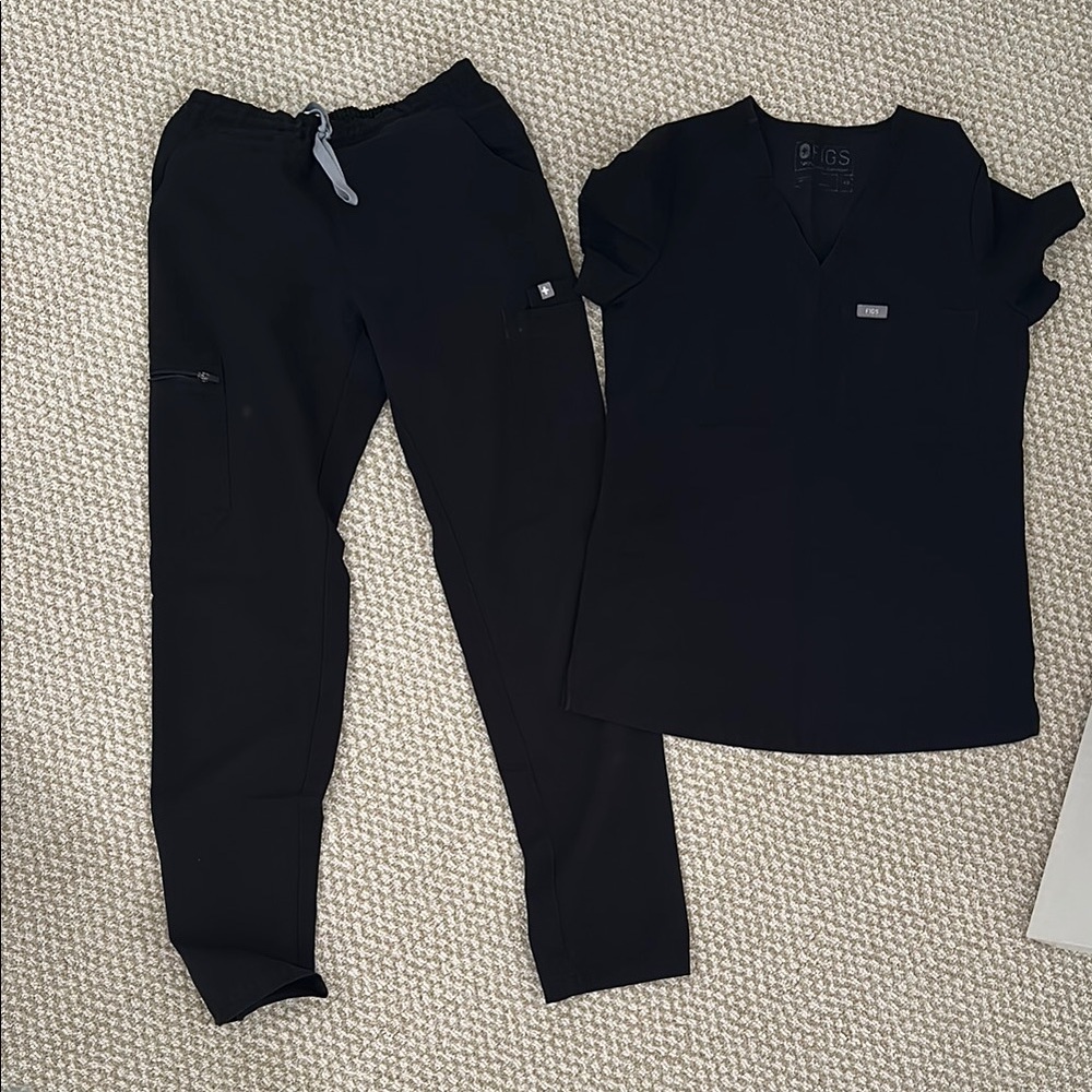 Figs Black Scrub Set